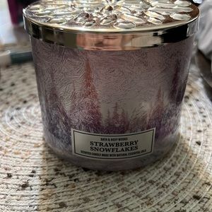 Bath and body works candle. Strawberry snowflakes